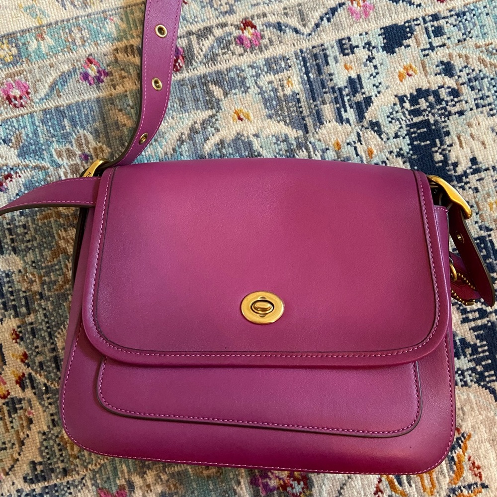 Coach leather saddle bag beautiful pink/purple color! Brand new.